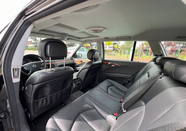 Mercedes-Benz Klasa E cena 25000 przebieg: 311000, rok produkcji 2006 z Śrem małe 22